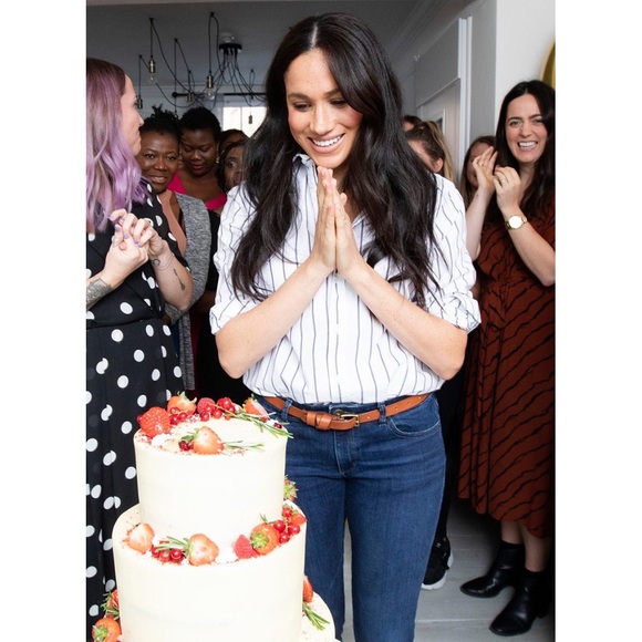 With Nothing Underneath shirt ASO Meghan Markle - Picture 1 of 9